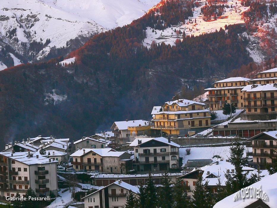 Tramonto a Zambla Alta dopo nevicata 4 dicembre.jpg